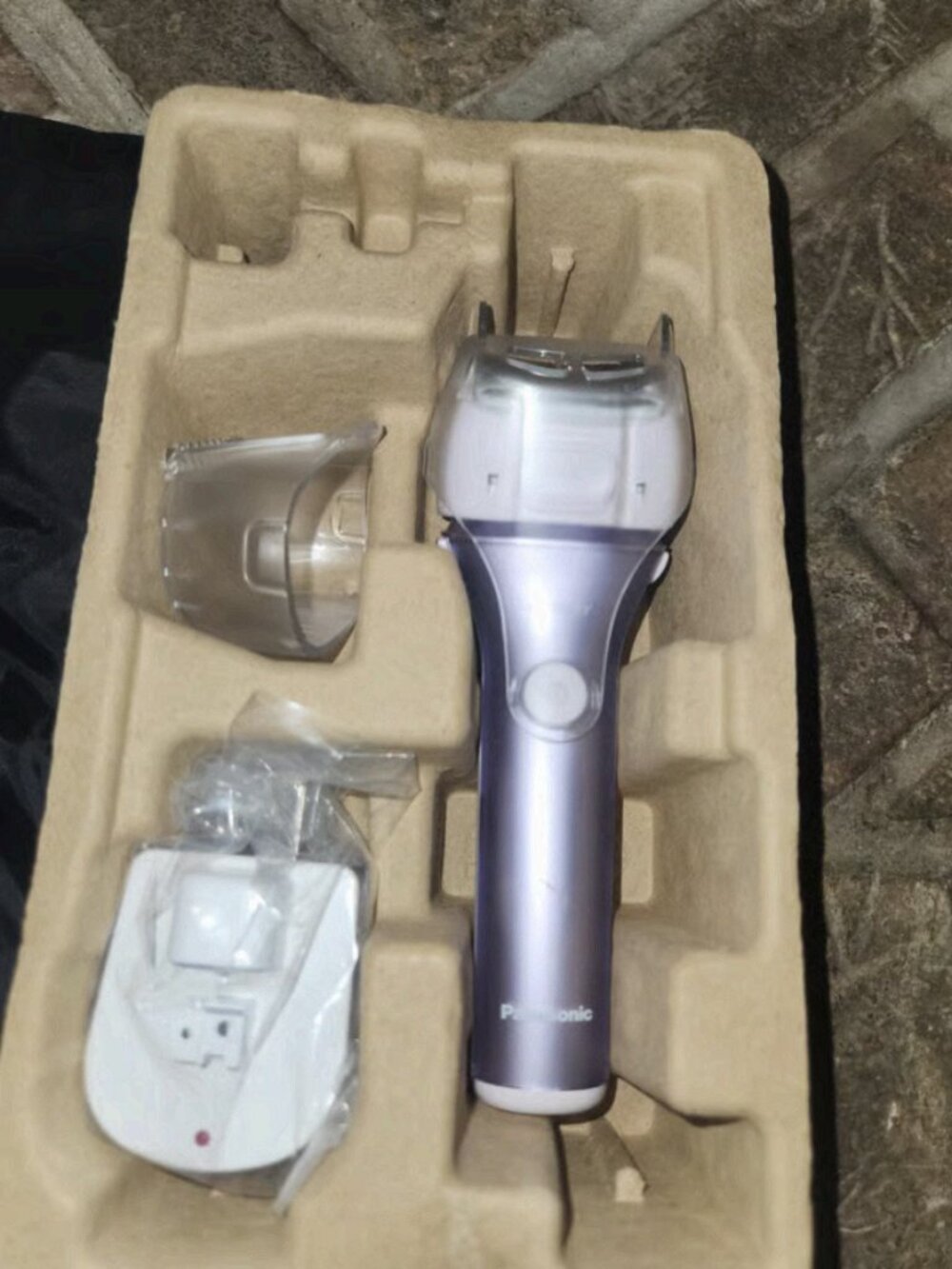 Panasonic ES-WL80-V Electric Shaver (Wet/Dry, 4-Blade)
